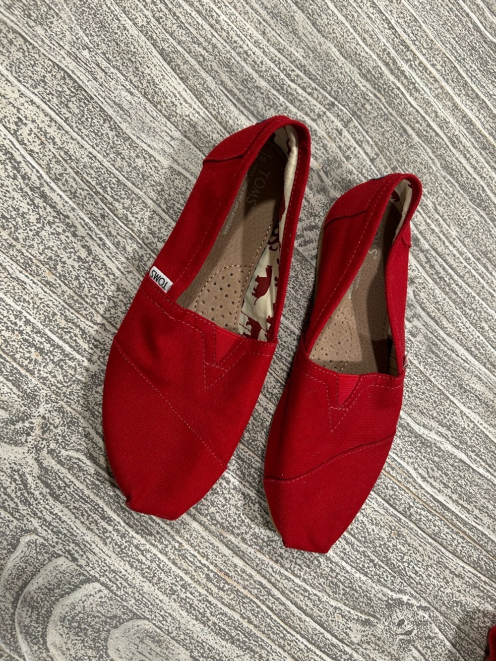 TOMS Women’s Classic Canvas Slip-On Flats in Red NWOT